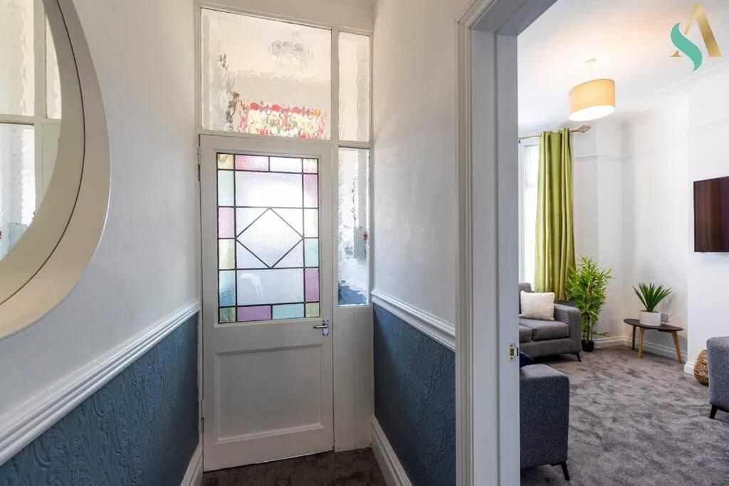 5 Double Bedrooms With Ensuites - Teesside House Tsac เรดคาร์ ภายนอก รูปภาพ