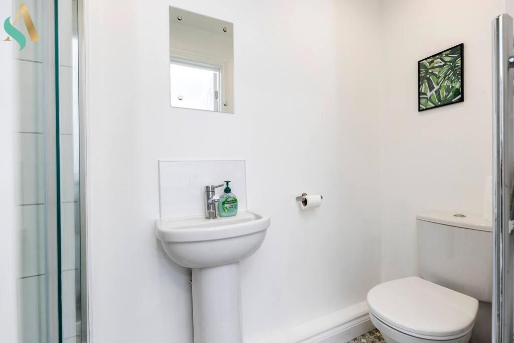 5 Double Bedrooms With Ensuites - Teesside House Tsac เรดคาร์ ภายนอก รูปภาพ