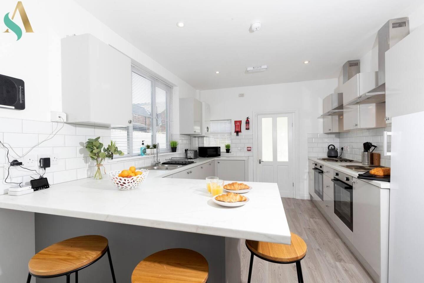 5 Double Bedrooms With Ensuites - Teesside House Tsac เรดคาร์ ภายนอก รูปภาพ